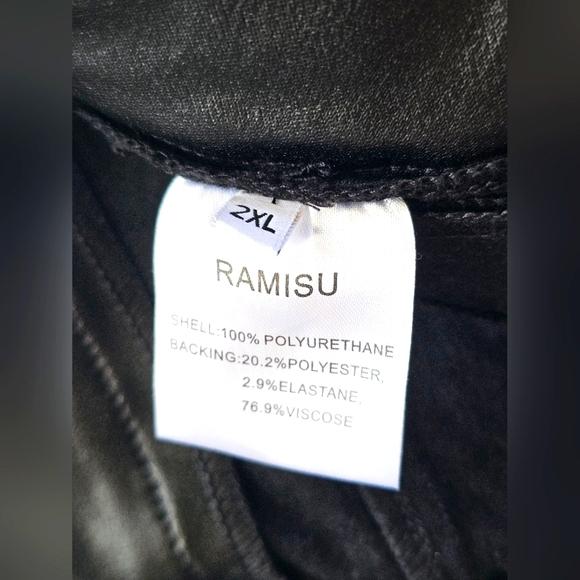 Ramisu Black Faux Leather Silver Zip up Pull on Shorts Goth Grunge Biker Style - Picture 9 of 11